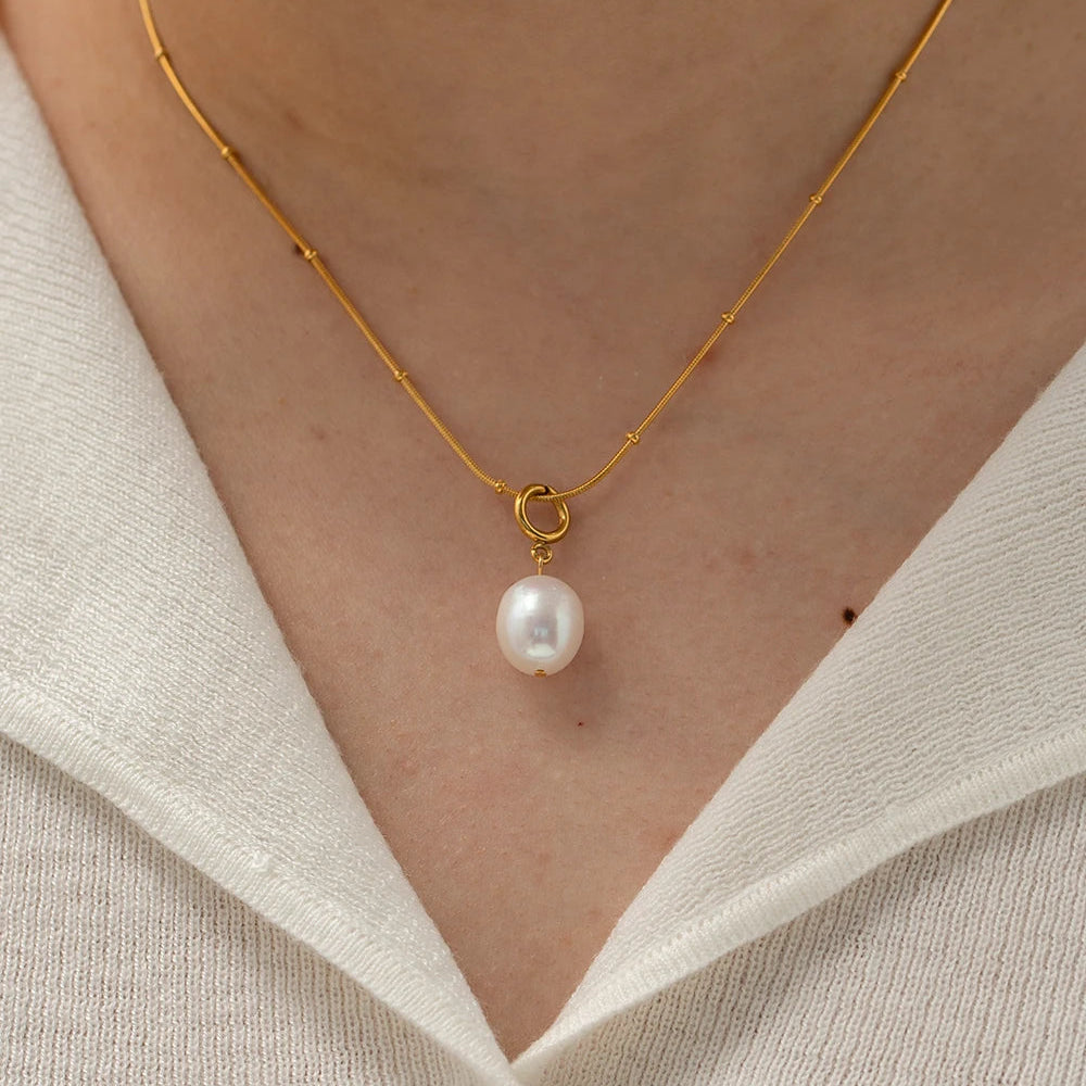Luna Pearl Gold Necklace