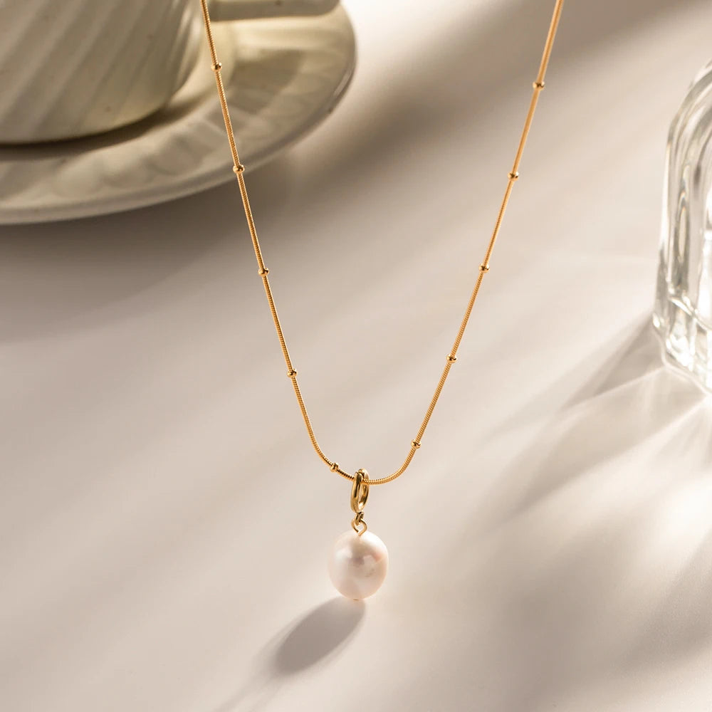 Luna Pearl Gold Necklace