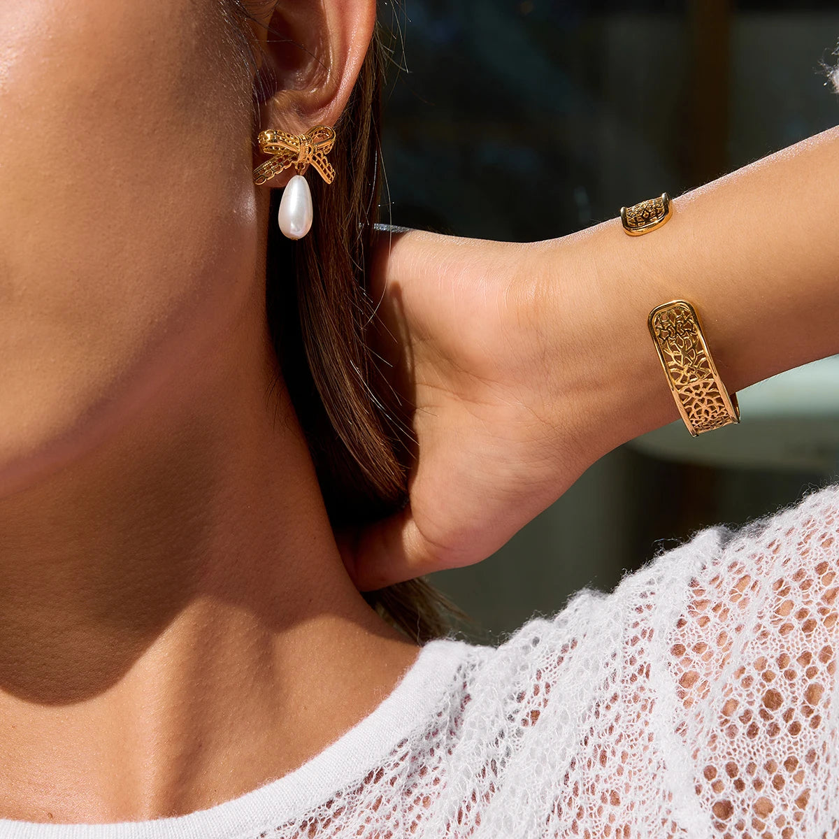 Mira Bowknot Pearl Earrings