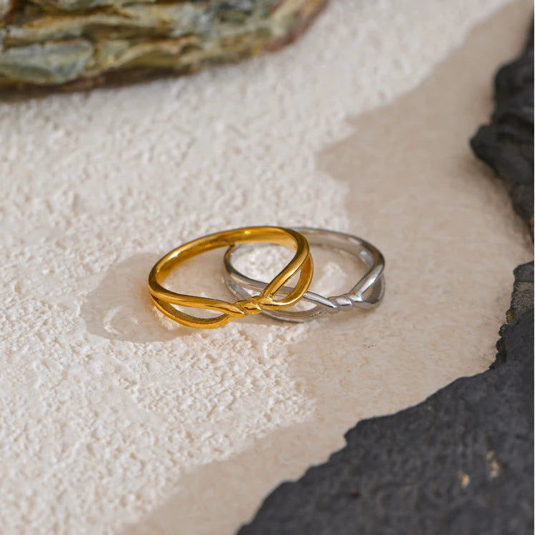 Victoria Infinity Knot Ring
