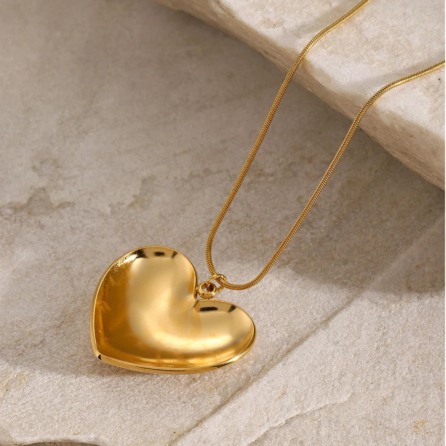 Clara Heart Necklace