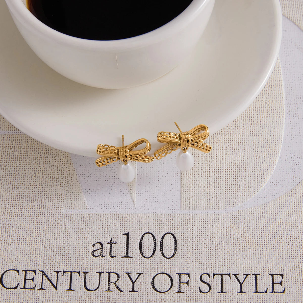 Mira Bowknot Pearl Earrings