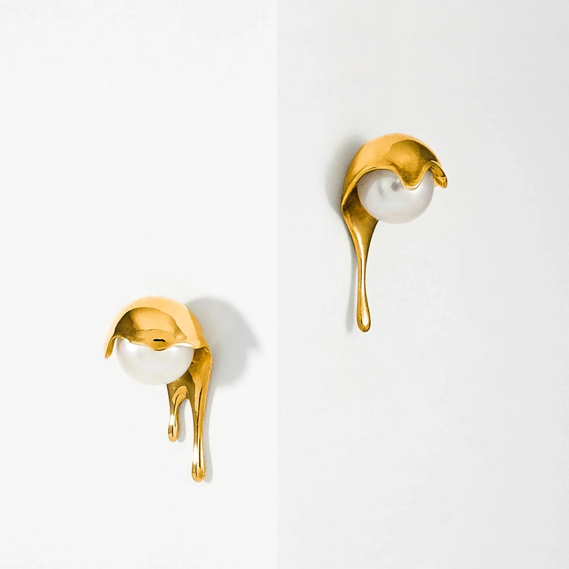 Eleanor Gold Pearl Stud Earrings