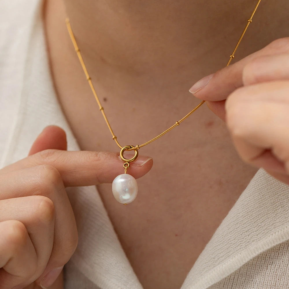 Luna Pearl Gold Necklace